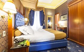 Hotel Manfredi Suite In Rome 3*